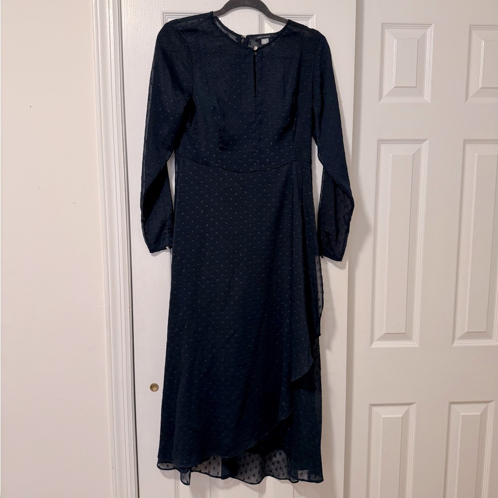 Elegant navy midi dress withh ruffle and dotted pattern